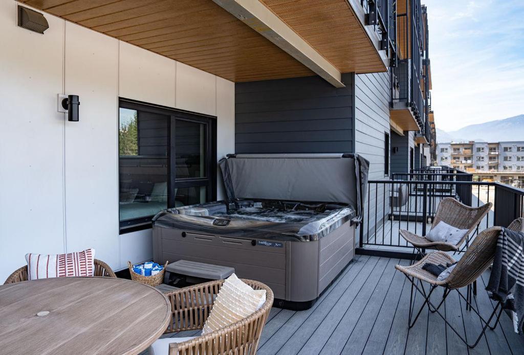 Ghost Peak By Revelstoke Vacations Apartment Exterior photo